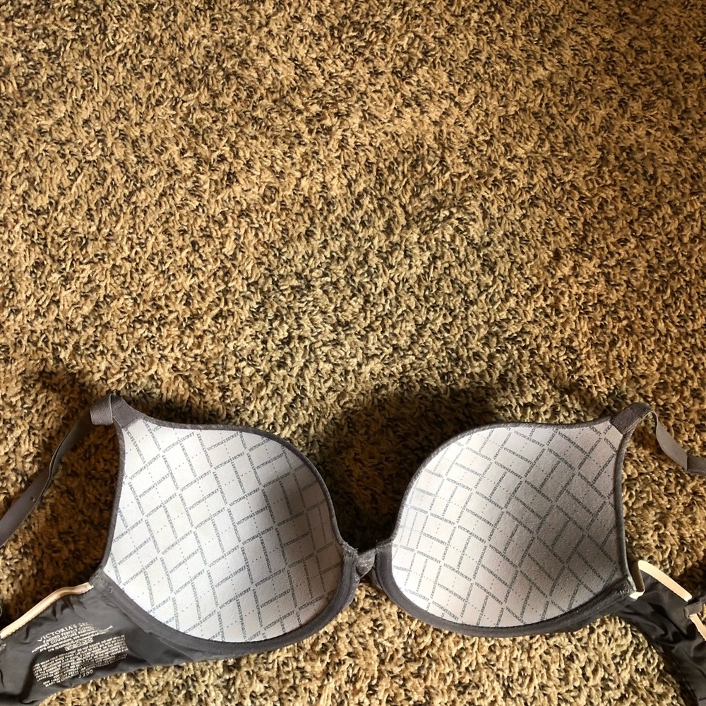 Victoria Secret Bra - Picture 3 of 3
